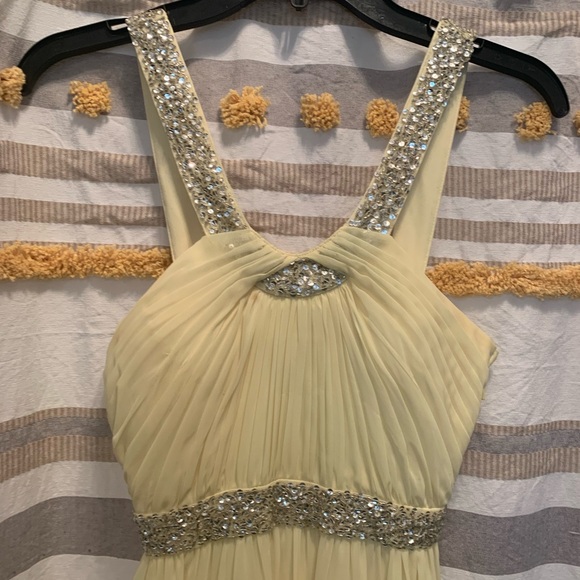 Prom dress size 1 - Picture 3 of 5